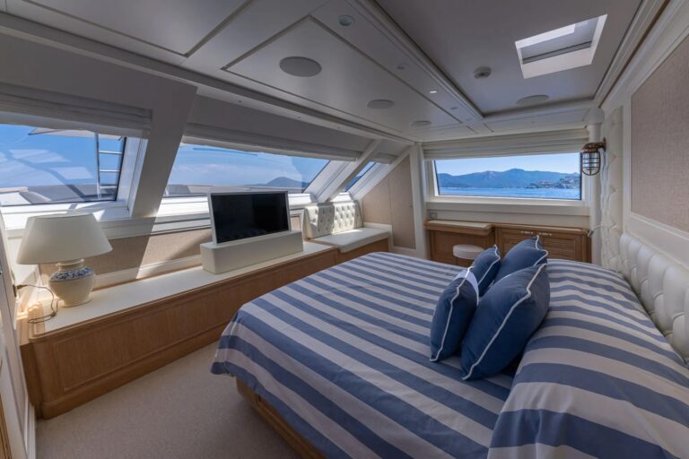 Forward Cabin With TV
