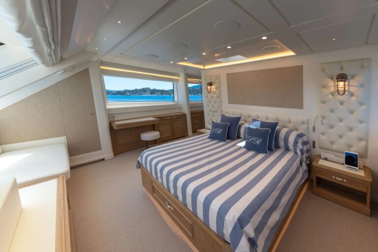Full Beam Master Cabin