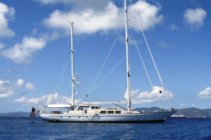 GALILEO G -  At Anchor