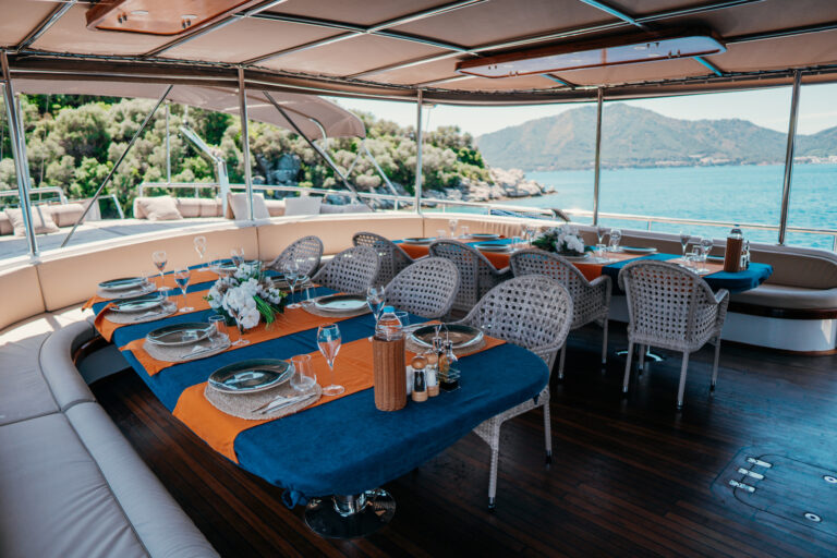 Alfresco Dining