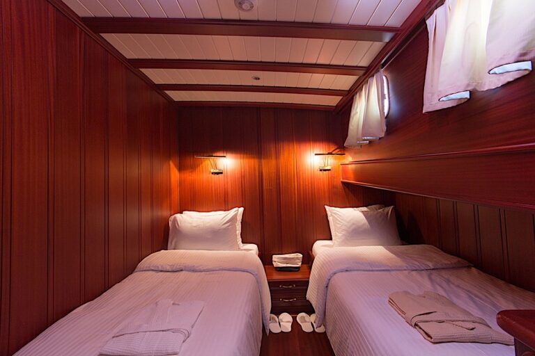 Twin Cabin