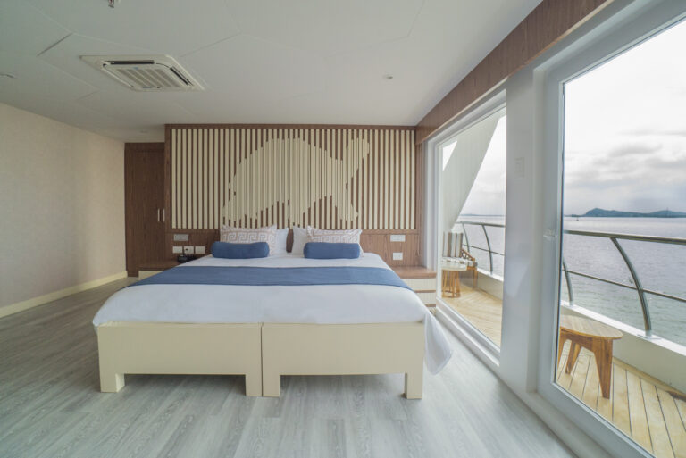 Golden Suite With Balcony