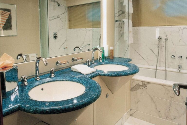 Guest_Bathroom