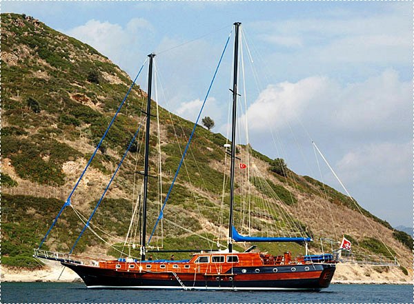 Gulet Blue Capricorn - At Anchor