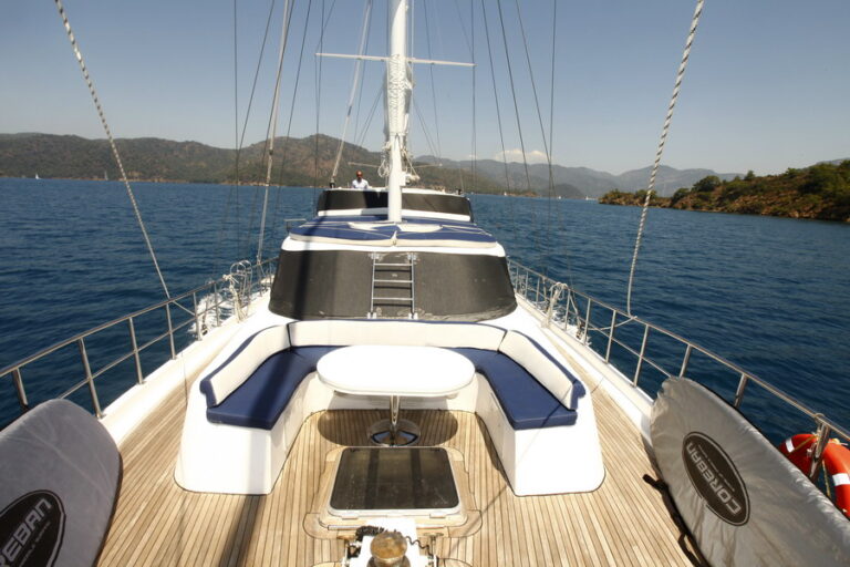 Gulet Esma Sultan II - Foredeck Seating