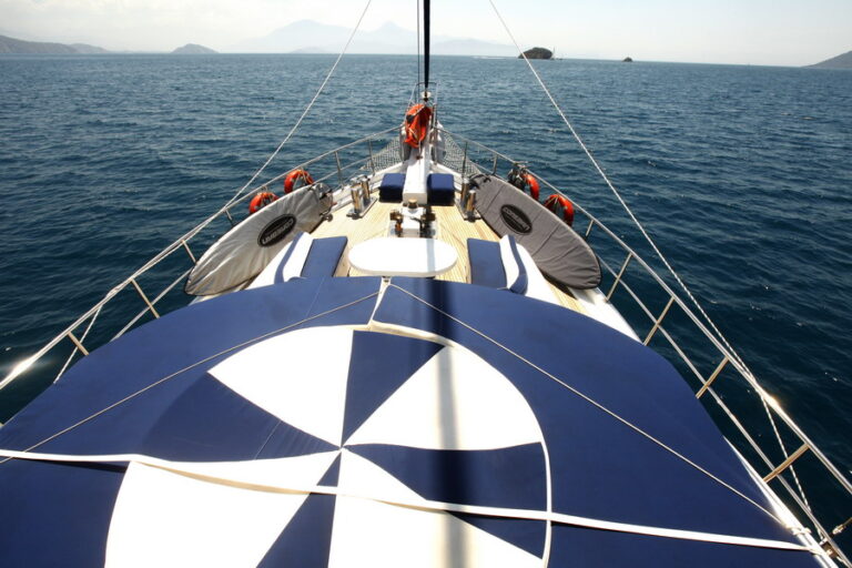 Gulet Esma Sultan II - Looking forward