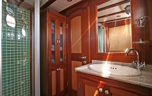 Gulet HAYAL 62 -  Guest Bathroom