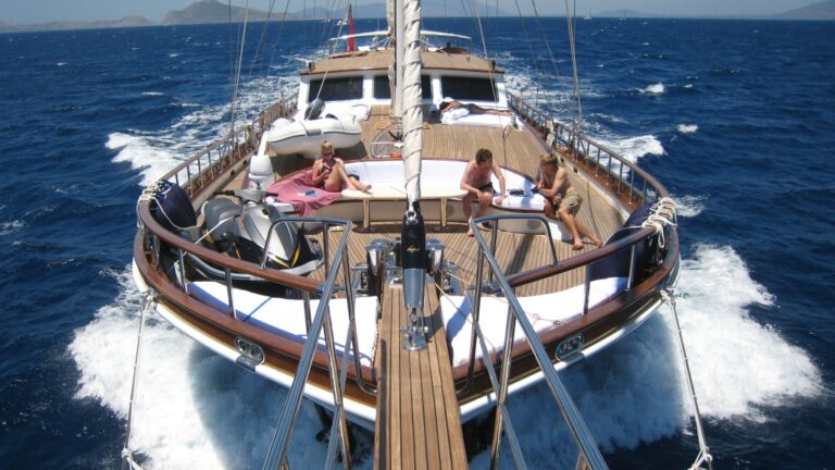 Gulet KAYA GUNERI V - Foredeck View