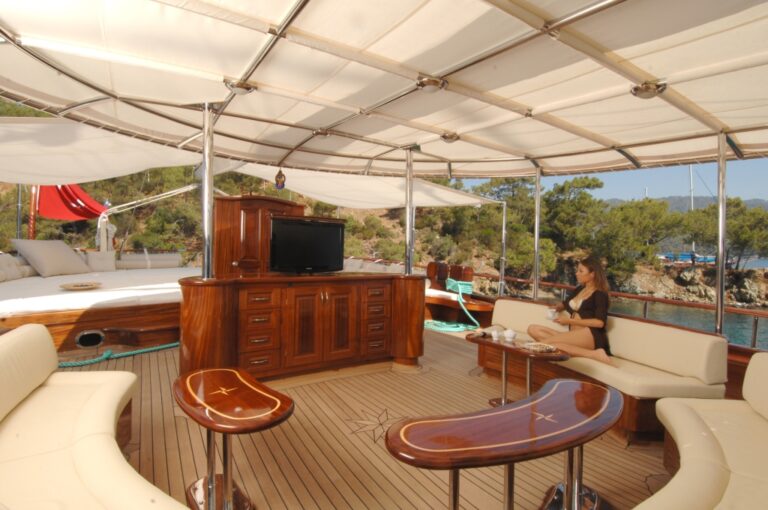 Gulet MARENOSTRUM - Aft deck seating