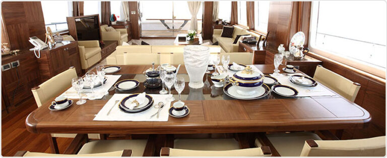 Gulf 95 explorer yacht Dining