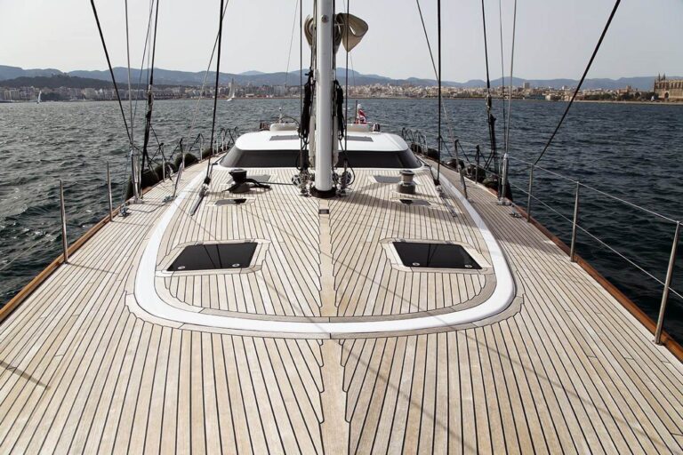 HAVANA OF LONDON - Looking Aft