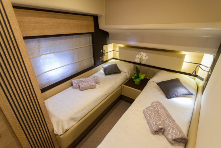Twin guest cabin