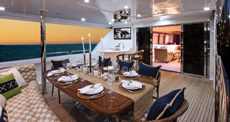 HIGH COTTON - Aft Deck