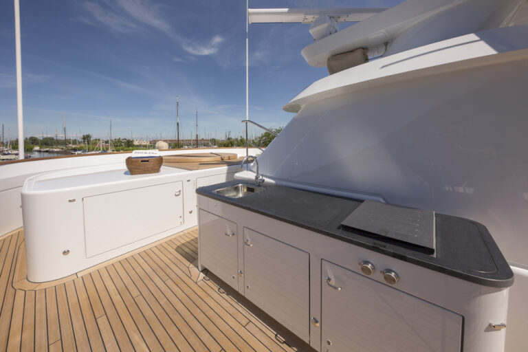 Hakvoort My Soprano sun deck