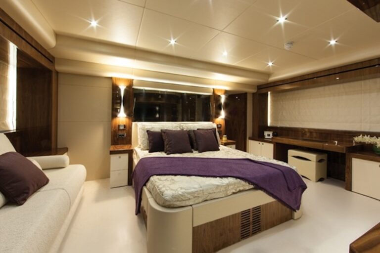 High Energy yacht - Master suite