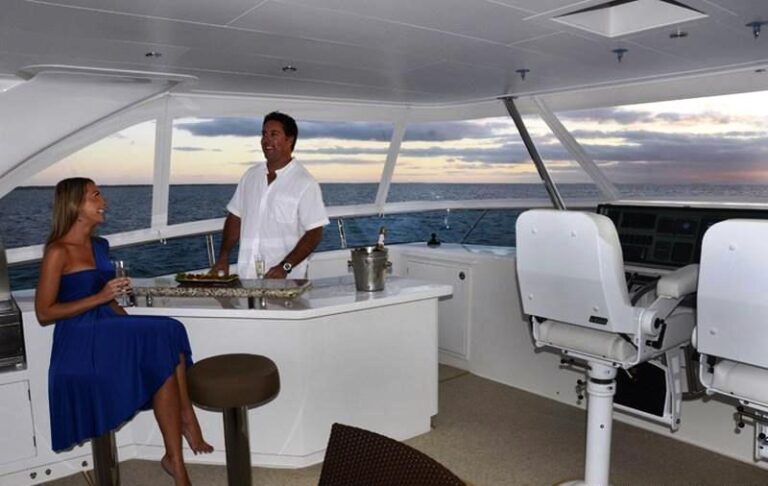 Horizon PC 60 SEA BOSS -  Flybridge Bar