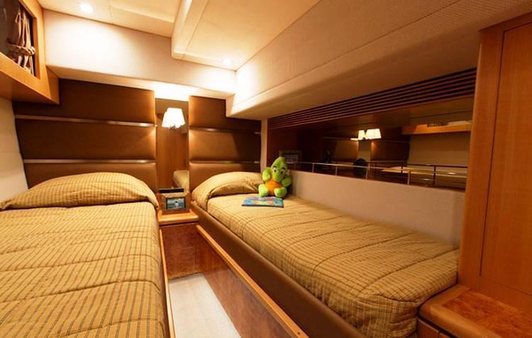 Horizon PC 60 SEA BOSS -  Twin Cabin