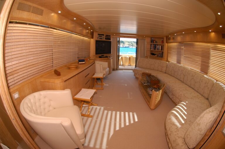 IFA PHUKET - Saloon