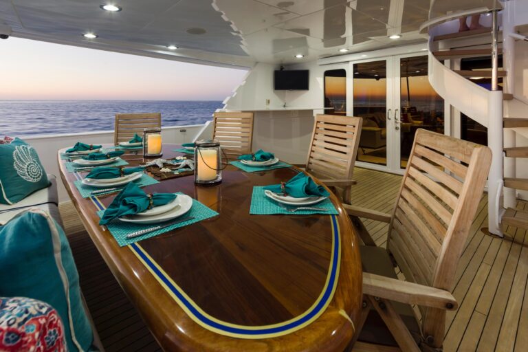 Alfresco dining