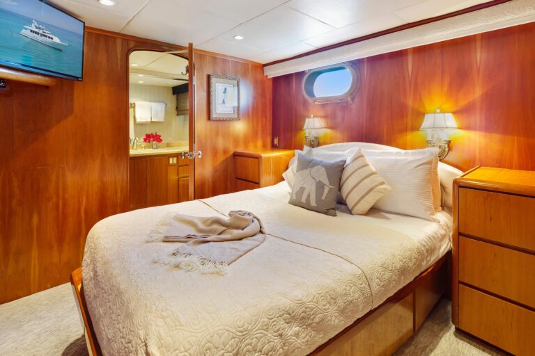 Double cabin