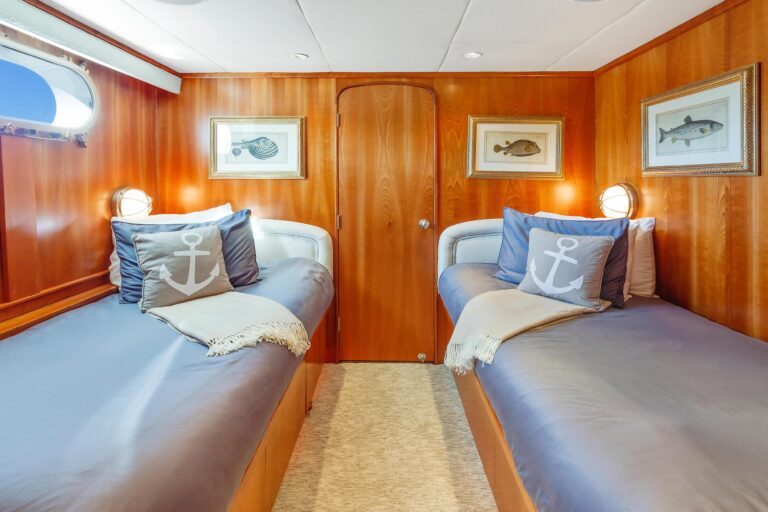 Twin cabin