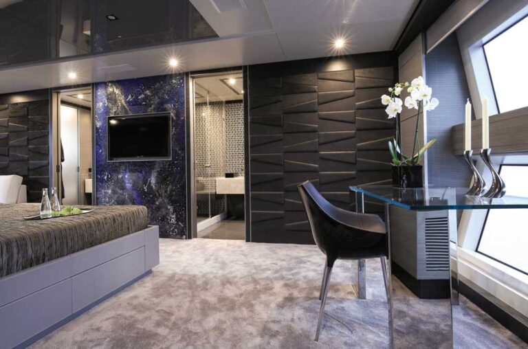 Charter yacht Fast 125 Vivace