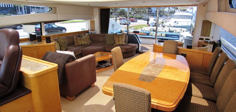 IMPULSIVE TOO -  Main Salon looking Aft