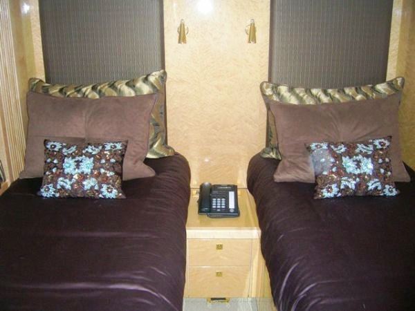 IMPULSIVE TOO -  Twin Cabin