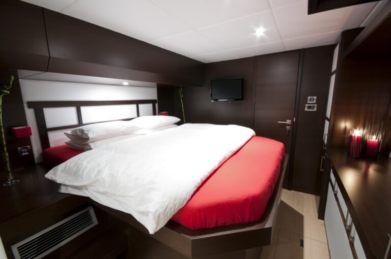IN THE WIND - VIP Cabin
