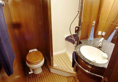 INDEPENDENCE Bathroom