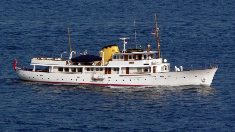 ISTROS Yacht