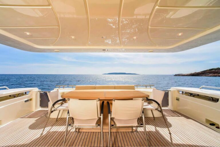 JULIE M - Aft deck