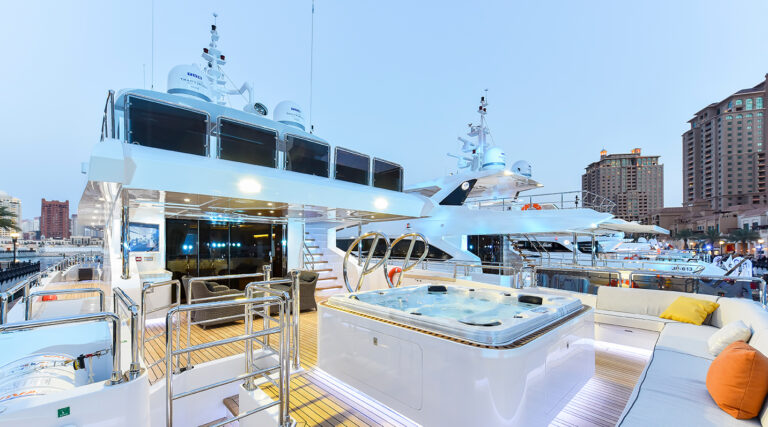 Jacuzzi Aboard Majesty 125 Yacht