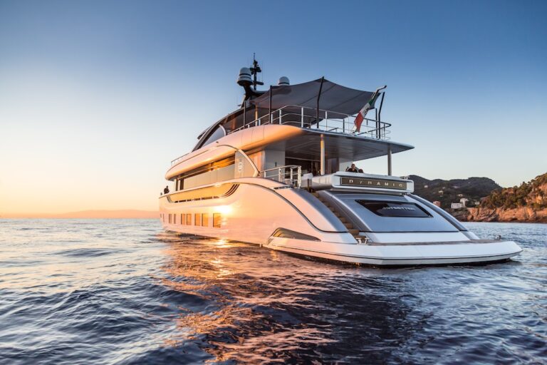 Jetsetter aft view - photo credit Blueiprod