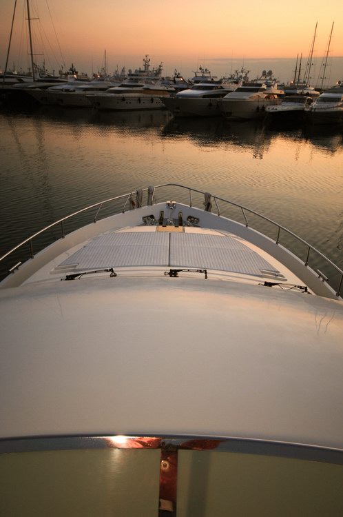 KENTAVROS II  -  Sunpads on the Bow