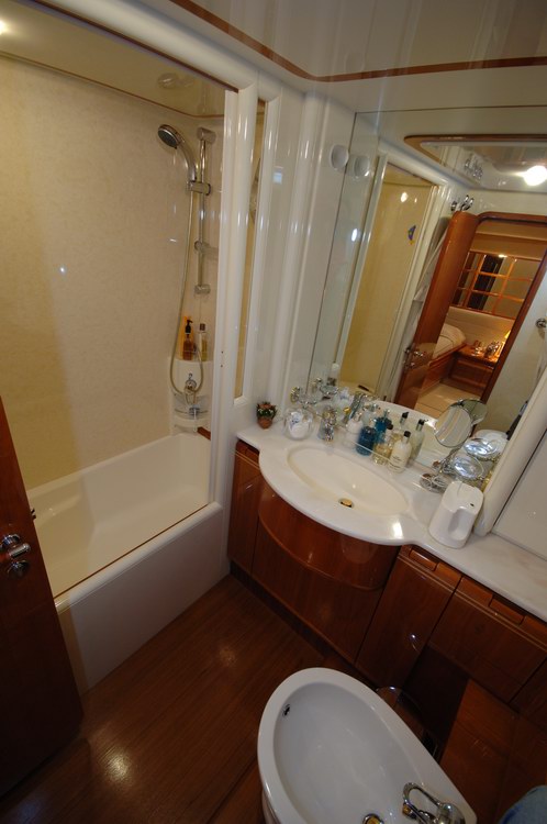 KENTAVROS II  -  bathroom