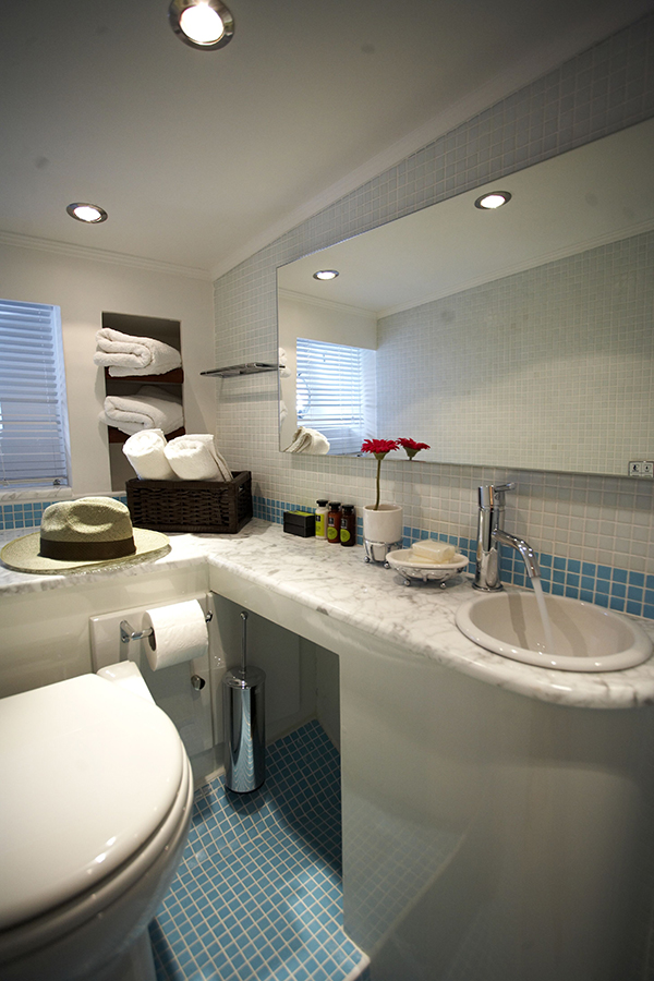 Ketch EFI -  Guest Ensuite