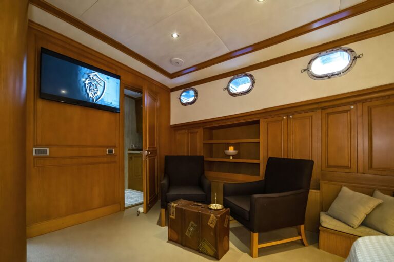 King Suite - Armchairs