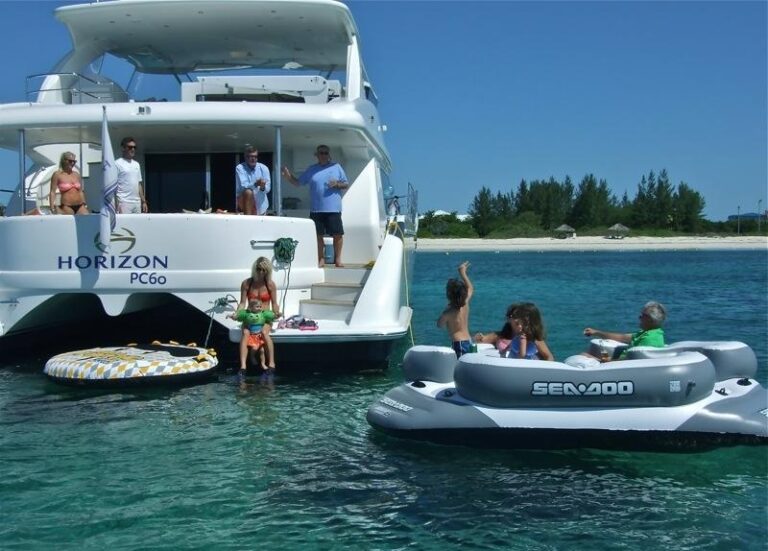 LA MANGUITA - Stern and water toys