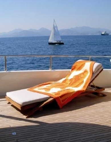 LADIES FIRST - Sundeck 3