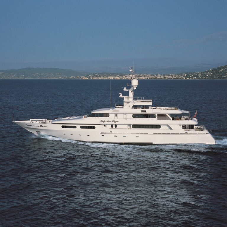 LADY ANN MAGEE Exterior