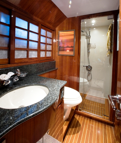 LADY DI -  Queen cabin ensuite
