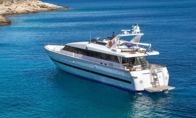 LAOURA M Yacht