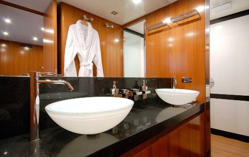 LARMERA - Bathroom