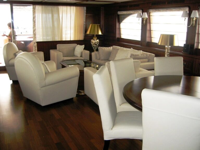 LAVINA - Dining & Sitting Areas