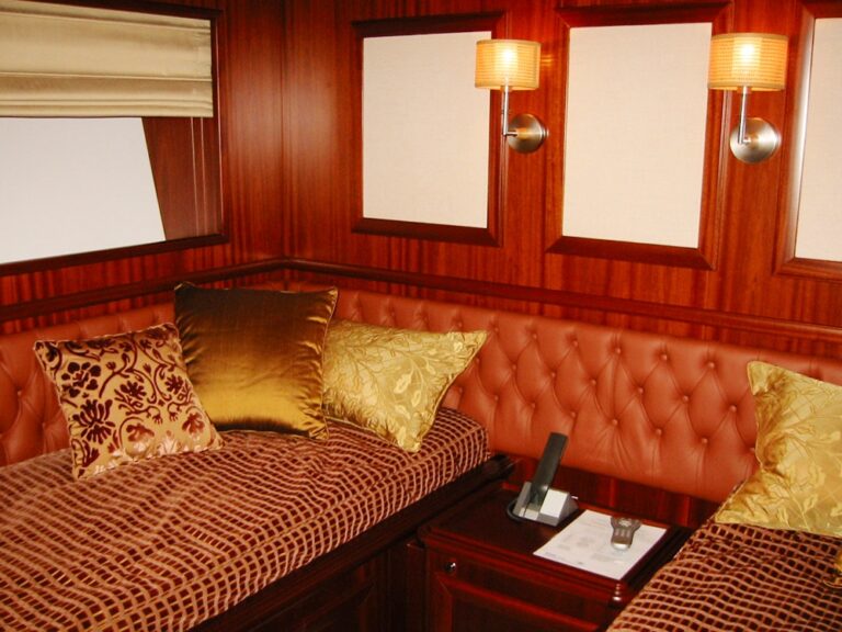 LAVINA - Twin Cabin