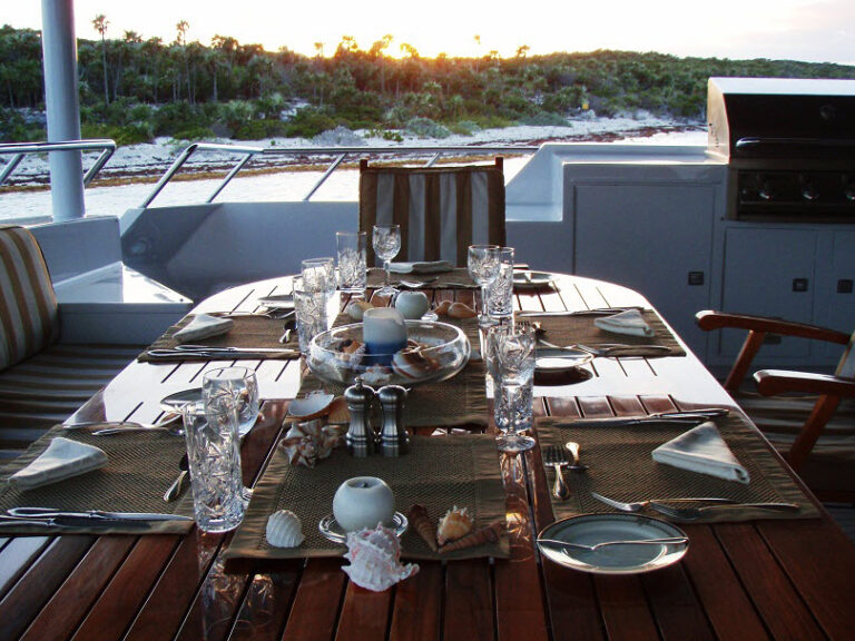 LE MONTRACHET - Aft Deck Dining