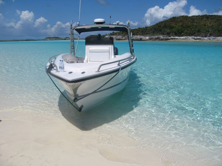 LE MONTRACHET - Fishing Tender