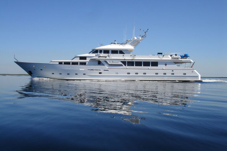 Luxury Charter LE MONTRACHET