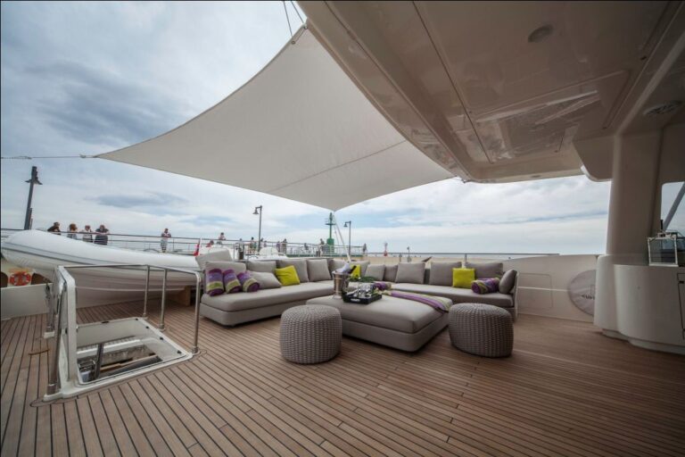 LE PETIT BATEAU - Flybridge